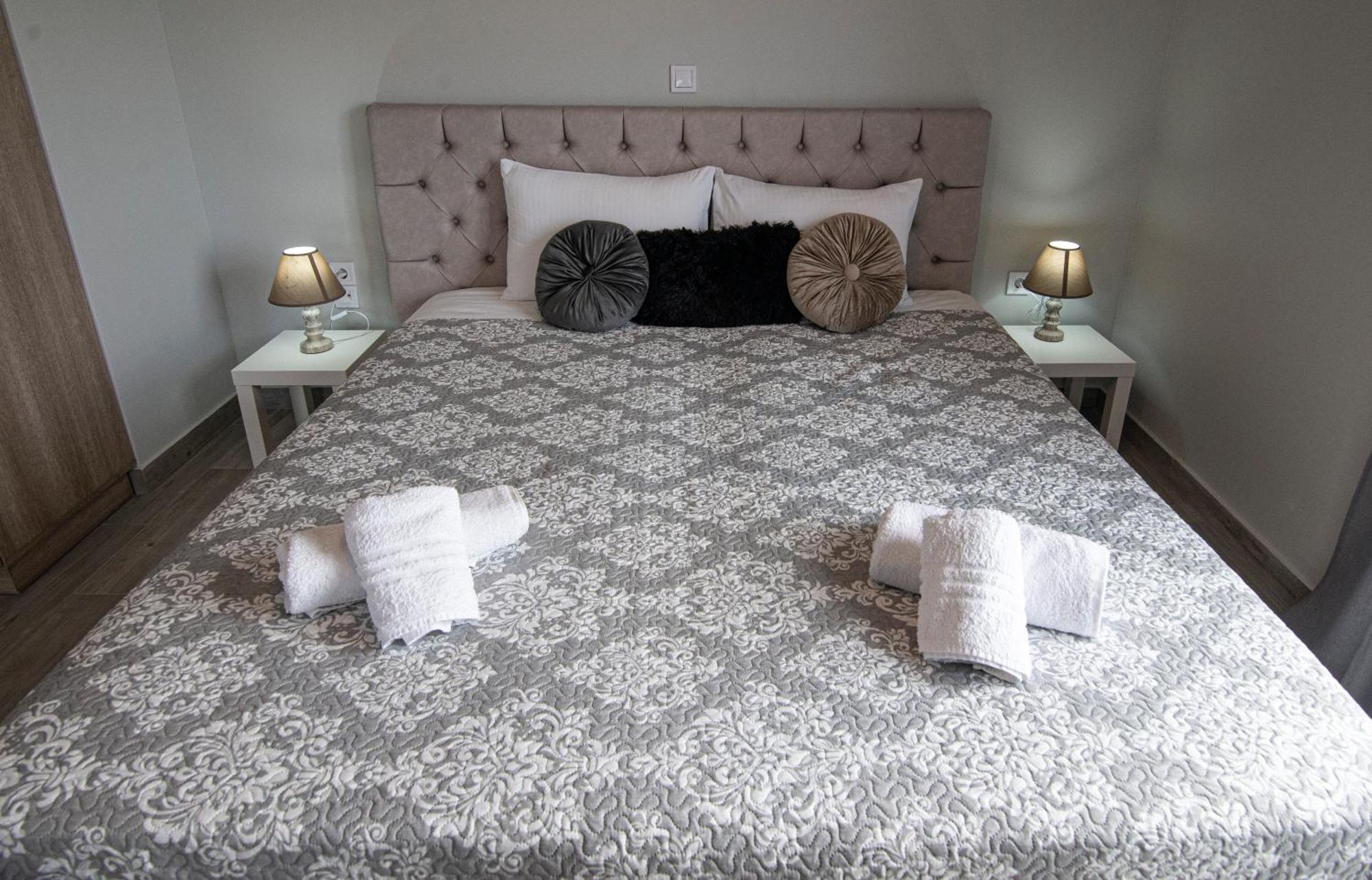 Nikitas Apartments & Suites Kanáli Kültér fotó